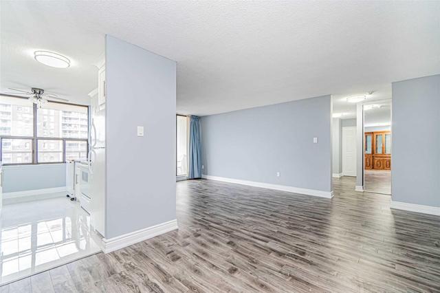 906 - 4 Kings Cross Rd, Condo with 2 bedrooms, 1 bathrooms and 1 parking in Brampton ON | Image 7
