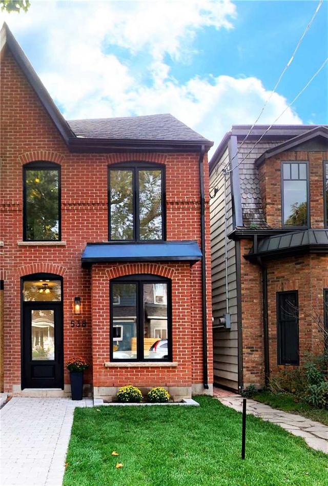 538 Quebec Ave, House semidetached with 3 bedrooms, 3 bathrooms and 2 parking in Toronto ON | Image 1