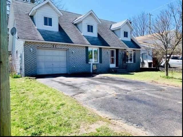 4 Dunlop St, House detached with 3 bedrooms, 3 bathrooms and 5 parking in Penetanguishene ON | Image 1