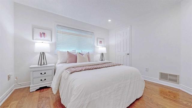 1359 Saddler Circ, House detached with 4 bedrooms, 4 bathrooms and 4 parking in Oakville ON | Image 22