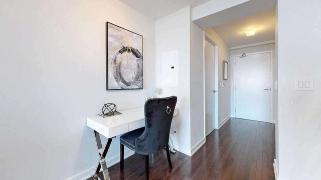 6107 - 14 York St, Condo with 1 bedrooms, 1 bathrooms and 0 parking in Toronto ON | Image 5