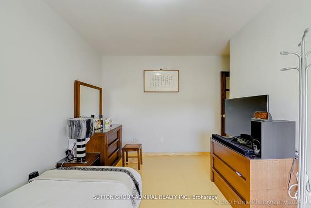 804 - 455 Sentinel Rd, Condo with 3 bedrooms, 2 bathrooms and 1 parking in Toronto ON | Image 2