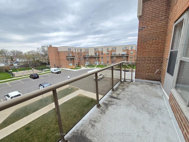 212 - 1055 A Forestwood Dr, Townhouse with 3 bedrooms, 2 bathrooms and 1 parking in Mississauga ON | Image 8