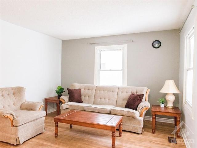 146 Tasse Avenue, House detached with 2 bedrooms, 1 bathrooms and 3 parking in Renfrew ON | Image 9