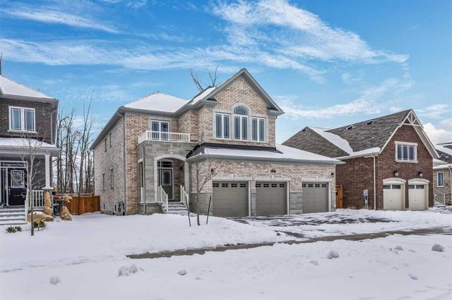 19 Pearl St, House detached with 4 bedrooms, 4 bathrooms and 6 parking in Wasaga Beach ON | Image 1