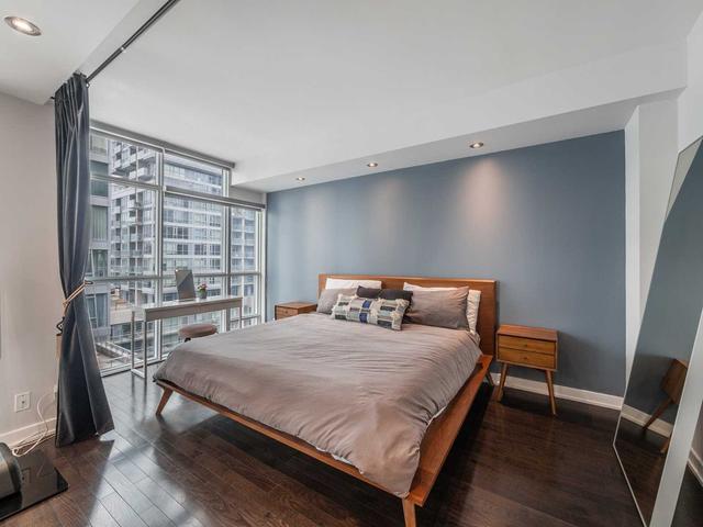 lph09 - 21 Nelson St, Condo with 1 bedrooms, 2 bathrooms and 1 parking in Toronto ON | Image 17