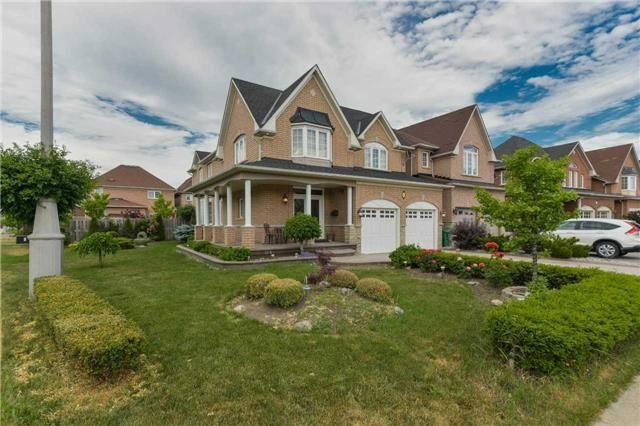 1 Timberwolf Rd, House detached with 4 bedrooms, 3 bathrooms and 6 parking in Brampton ON | Image 2