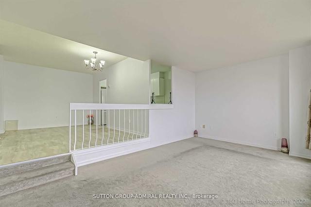 902 - 25 Four Winds Dr, Condo with 2 bedrooms, 1 bathrooms and 1 parking in Toronto ON | Image 25
