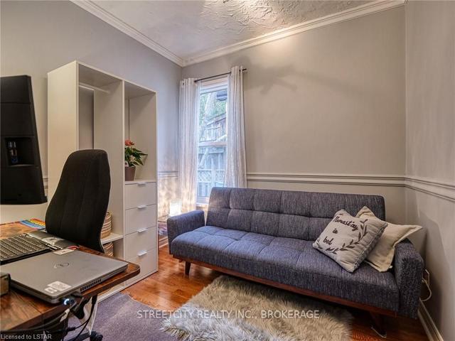 15 Southgate St, House detached with 2 bedrooms, 1 bathrooms and 2 parking in London ON | Image 4