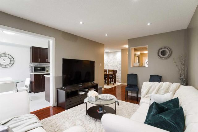 29 Macintyre Lane, Townhouse with 3 bedrooms, 3 bathrooms and 1 parking in Ajax ON | Image 4