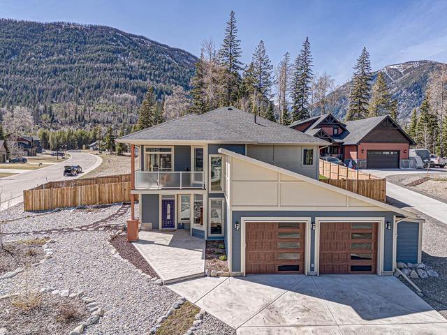 2264 Black Hawk Drive, House detached with 3 bedrooms, 3 bathrooms and null parking in Sparwood BC | Image 63