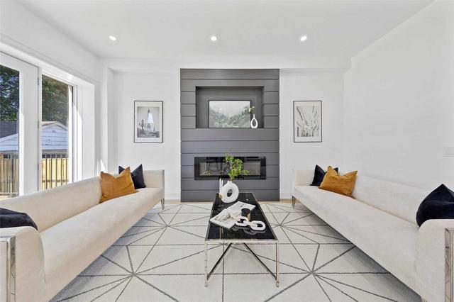 192 Tower Dr, House detached with 4 bedrooms, 5 bathrooms and 3 parking in Toronto ON | Image 6