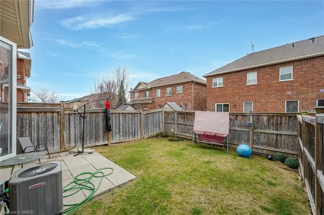 314 duncan Duncan Lane, House attached with 3 bedrooms, 2 bathrooms and 3 parking in Milton ON | Image 20