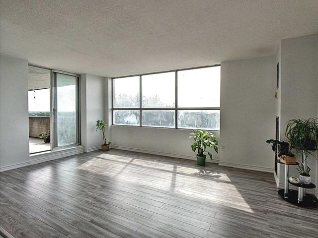 604 - 40 Panorama Crt, Condo with 3 bedrooms, 2 bathrooms and 1 parking in Toronto ON | Image 8