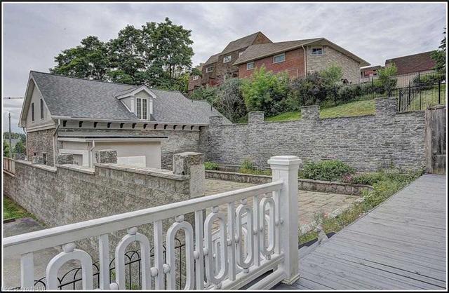 47 Bridge St W, House detached with 8 bedrooms, 5 bathrooms and 6 parking in Belleville ON | Image 9