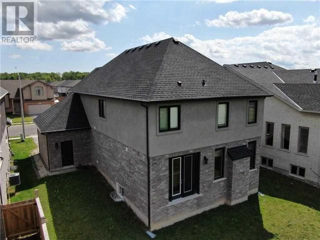 6401 Sam Iorfida Dr, House detached with 4 bedrooms, 3 bathrooms and 9 parking in Niagara Falls ON | Image 2