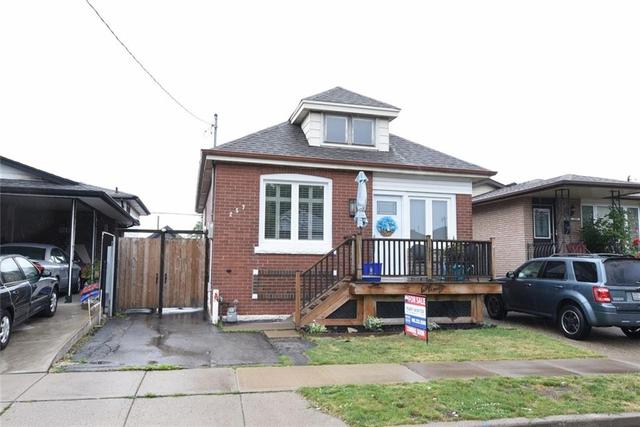 257 Tragina Avenue N, House detached with 3 bedrooms, 1 bathrooms and 1 parking in Hamilton ON | Image 3