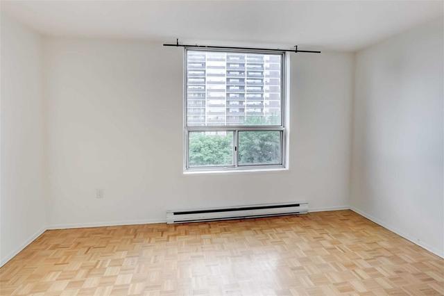 816 - 15 La Rose Ave, Condo with 3 bedrooms, 2 bathrooms and 1 parking in Toronto ON | Image 16