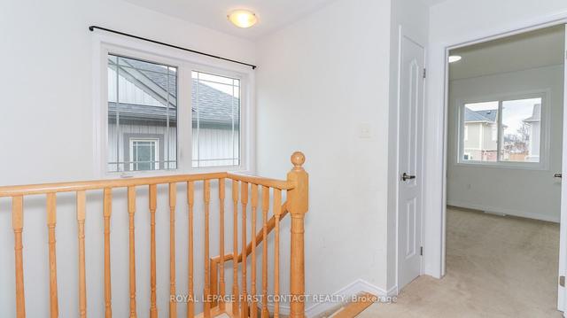 29 Robinson St, House attached with 3 bedrooms, 2 bathrooms and 3 parking in Barrie ON | Image 13
