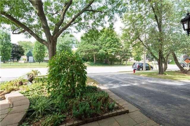 2224 Marine Dr, Townhouse with 3 bedrooms, 3 bathrooms and 2 parking in Oakville ON | Image 20