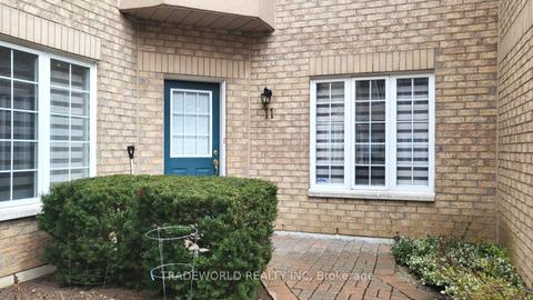 11 - 18 St Moritz Way, Townhouse with 3 bedrooms, 3 bathrooms and 2 parking in Markham ON | Card Image