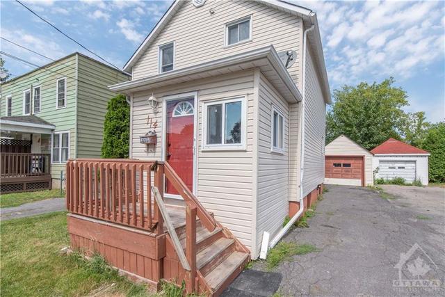 114 Lawrence Avenue, House detached with 3 bedrooms, 2 bathrooms and 3 parking in Cornwall ON | Image 2