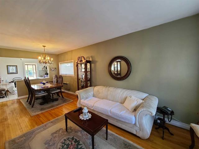 1138 Greenwood Ave, House detached with 2 bedrooms, 2 bathrooms and 3 parking in Toronto ON | Image 4