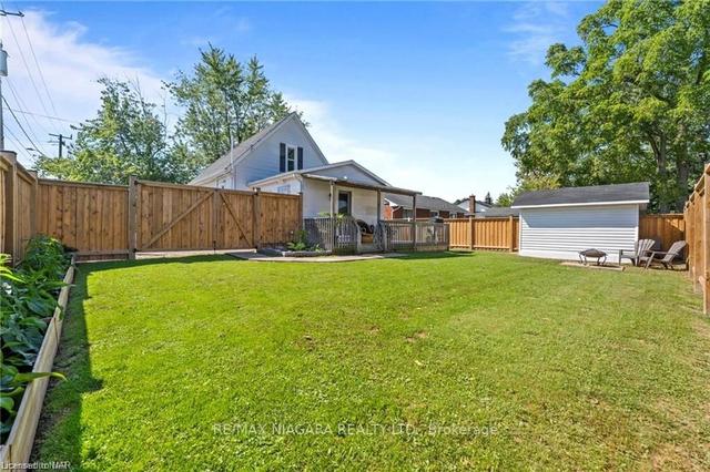 21 Cambridge Ave, House detached with 2 bedrooms, 1 bathrooms and 4 parking in St. Catharines ON | Image 20