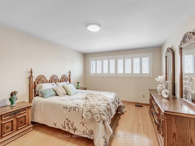 111 Delroy Dr, House detached with 3 bedrooms, 3 bathrooms and 4 parking in Toronto ON | Image 7