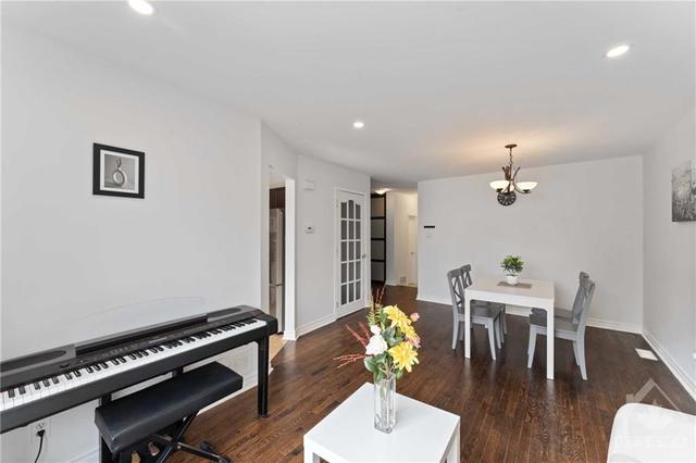 66 Beacon Way, Townhouse with 4 bedrooms, 4 bathrooms and 3 parking in Ottawa ON | Image 6