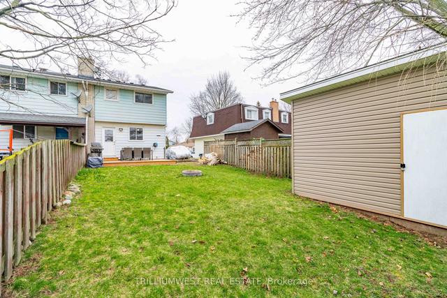 186 Pinedale Dr, House semidetached with 3 bedrooms, 1 bathrooms and 4 parking in Kitchener ON | Image 27