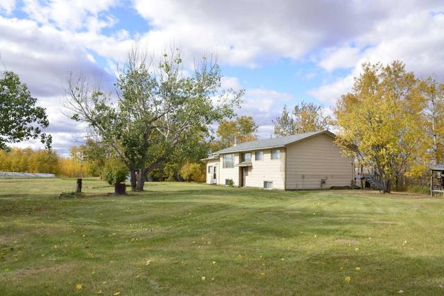 22004 Twp 821, House detached with 4 bedrooms, 2 bathrooms and 4 parking in Northern Sunrise County AB | Image 3
