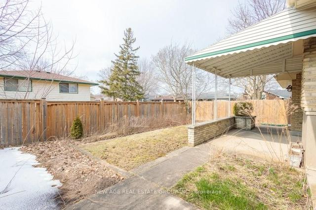 501 Bunting Rd, House detached with 2 bedrooms, 1 bathrooms and 4 parking in St. Catharines ON | Image 6