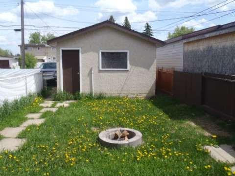 13235 109 St, House attached with 3 bedrooms, 2 bathrooms and 1 parking in Edmonton AB | Image 2