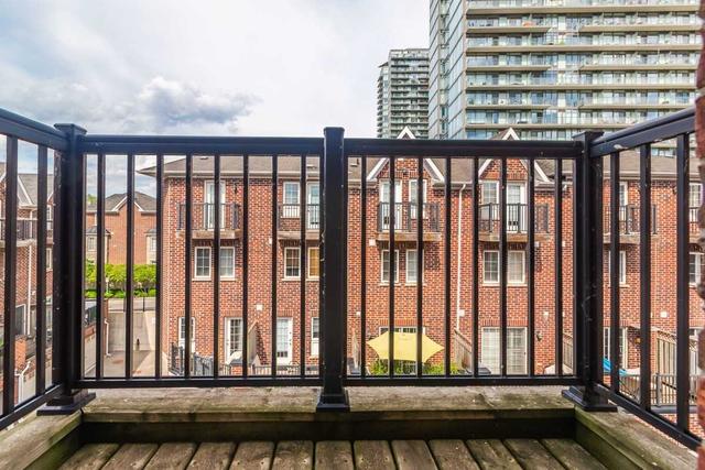 87 - 117b The Queensway Way, Townhouse with 3 bedrooms, 3 bathrooms and 1 parking in Toronto ON | Image 16