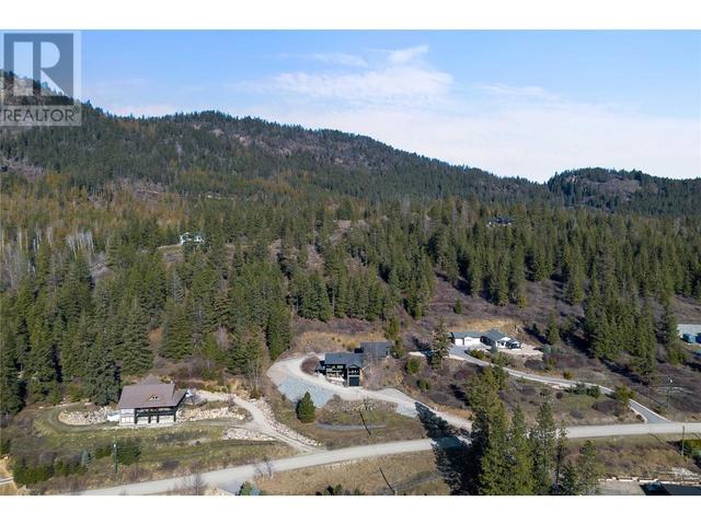 2711 Sun Ridge Place, House detached with 3 bedrooms, 3 bathrooms and 4 parking in Columbia Shuswap C BC | Image 56