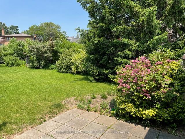 220 Hendon Ave N, House detached with 3 bedrooms, 2 bathrooms and 5 parking in Toronto ON | Image 16