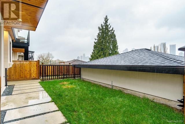 3087 Royal Oak Avenue, House detached with 4 bedrooms, 2 bathrooms and 1 parking in Burnaby BC | Image 8