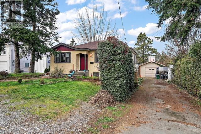 920 Lodge Ave, House detached with 4 bedrooms, 2 bathrooms and 3 parking in Saanich BC | Image 6