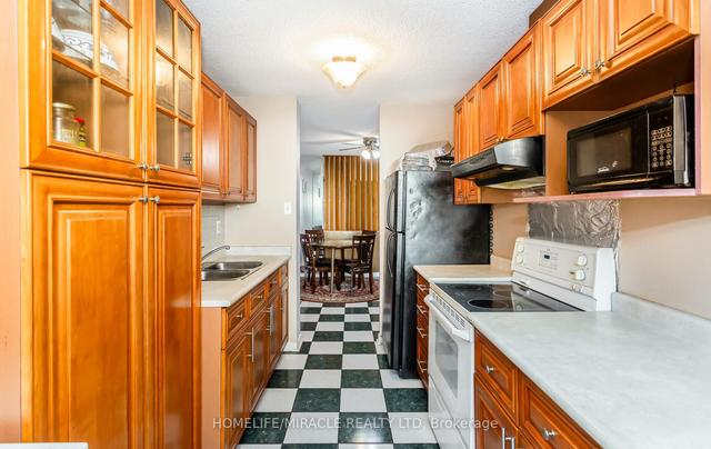 1102 - 4 King Cross Rd, Condo with 3 bedrooms, 2 bathrooms and 2 parking in Brampton ON | Image 8