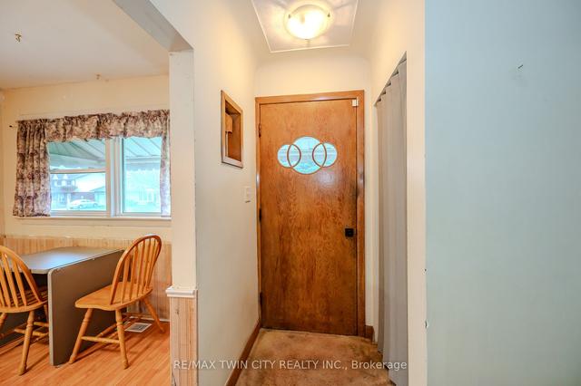 68 Jansen Ave, House detached with 2 bedrooms, 1 bathrooms and 3 parking in Kitchener ON | Image 39