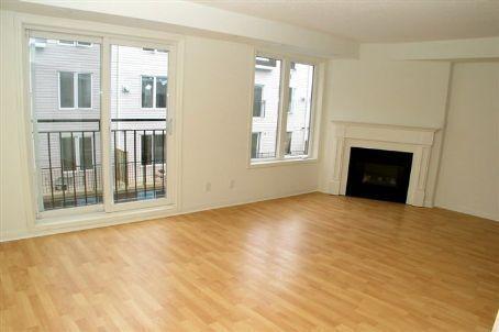 th804 - 12 Laidlaw St, Townhouse with 2 bedrooms, 2 bathrooms and 1 parking in Toronto ON | Image 2