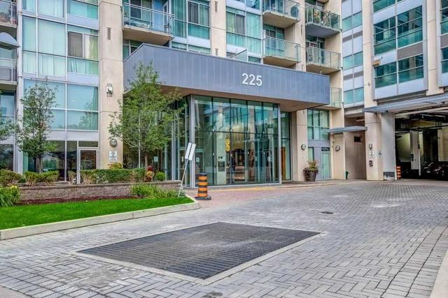 2210 - 225 Webb Dr, Condo with 1 bedrooms, 2 bathrooms and 1 parking in Mississauga ON | Image 12