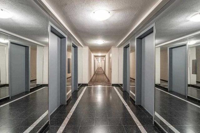 416 - 10 Edgecliff Gfwy, Condo with 3 bedrooms, 2 bathrooms and 1 parking in Toronto ON | Image 2