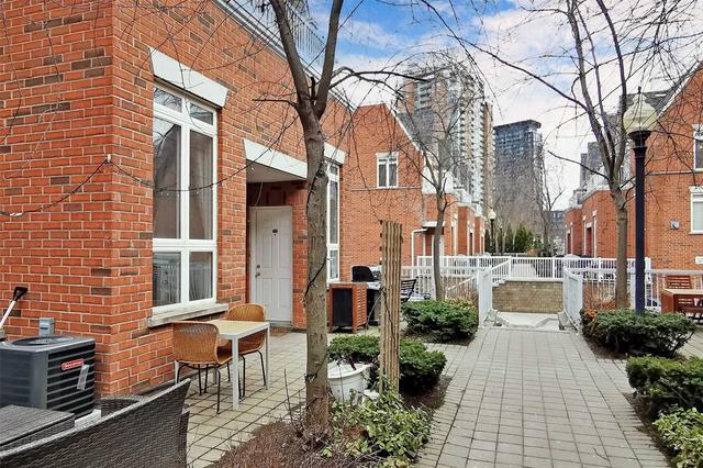 1403 - 12 Sudbury St, Townhouse with 3 bedrooms, 2 bathrooms and 2 parking in Toronto ON | Image 33