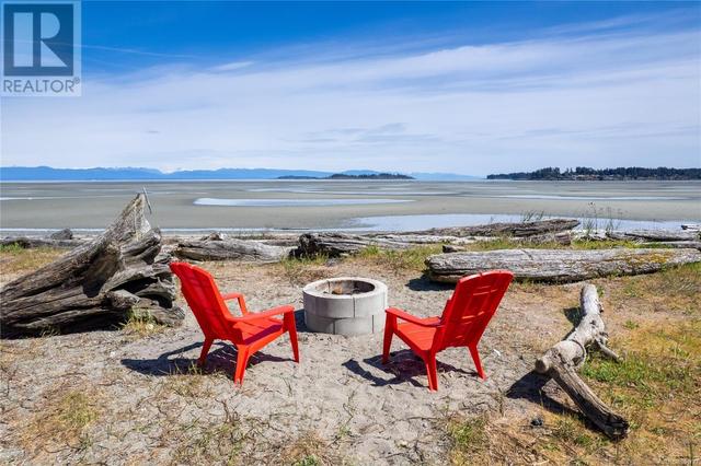 6 - 1051 Resort Dr, House attached with 2 bedrooms, 1 bathrooms and null parking in Parksville BC | Image 24
