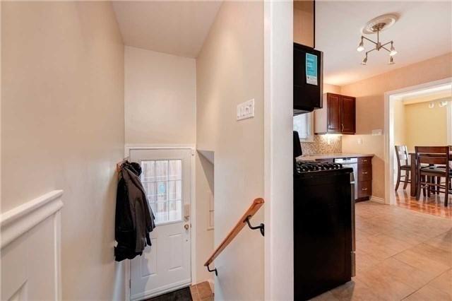 7 Brisco St, House detached with 3 bedrooms, 2 bathrooms and 5 parking in Brampton ON | Image 7