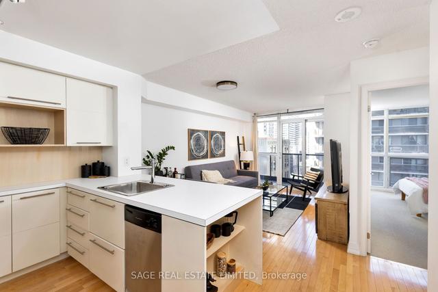 1308 - 25 Carlton St, Condo with 1 bedrooms, 1 bathrooms and 0 parking in Toronto ON | Image 1