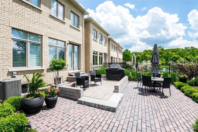 2434 Chateau Common Crt, House attached with 3 bedrooms, 4 bathrooms and 4 parking in Oakville ON | Image 27