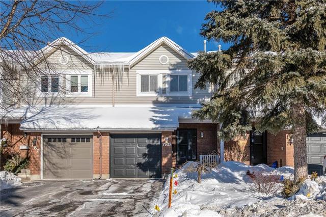 780 Hancock Crescent, Townhouse with 3 bedrooms, 3 bathrooms and 3 parking in Ottawa ON | Image 1